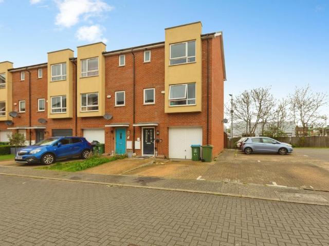 House for sale in Quarrendon, Aylesbury
