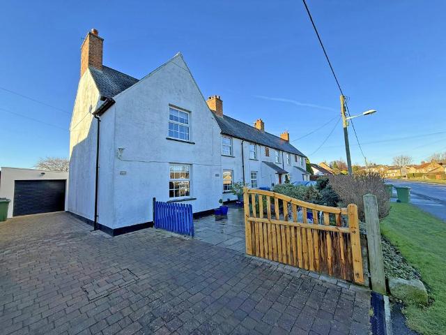House for sale in Burniston