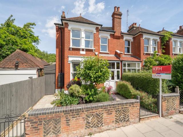 House for sale in Hornsey, Greater London