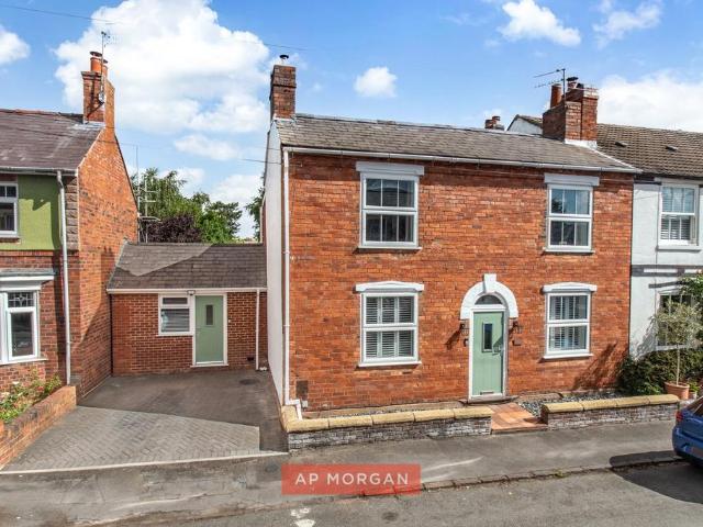House for sale in Stourbridge, West Midlands