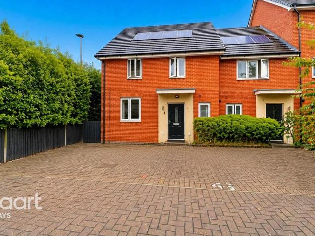 House for sale in Badgers Dene, Grays