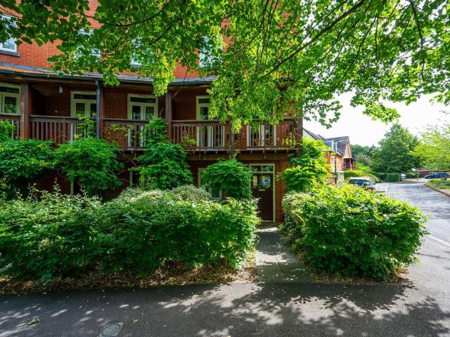 House for sale in Bellfields, Westborough