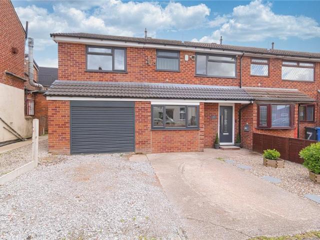 House for sale in Haughton Green, Greenheys