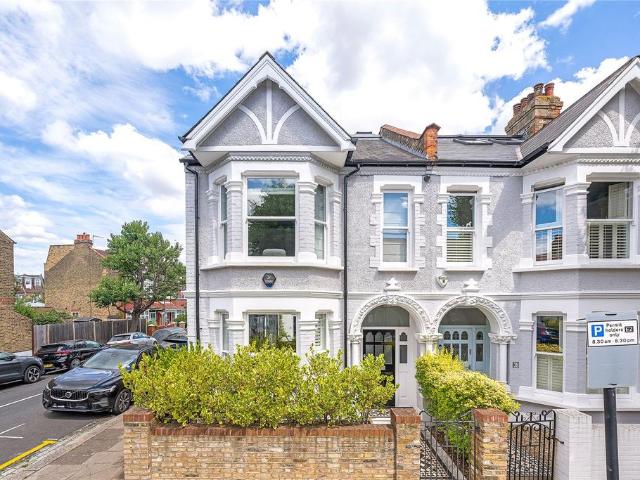 House for sale in Southfields, Greater London