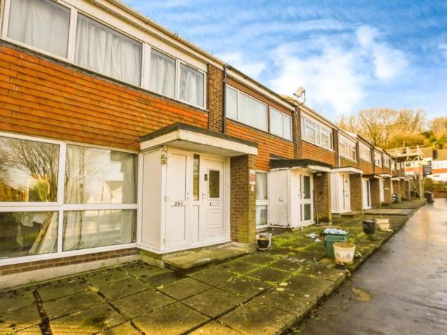 House for sale in London Borough of Croydon, Forestdale
