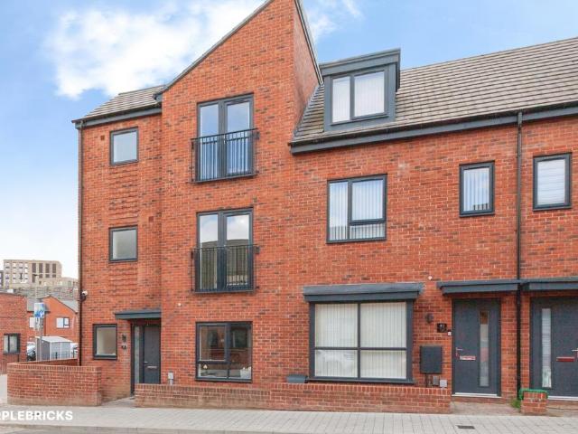 House for sale in Black Friars, Old Wharf