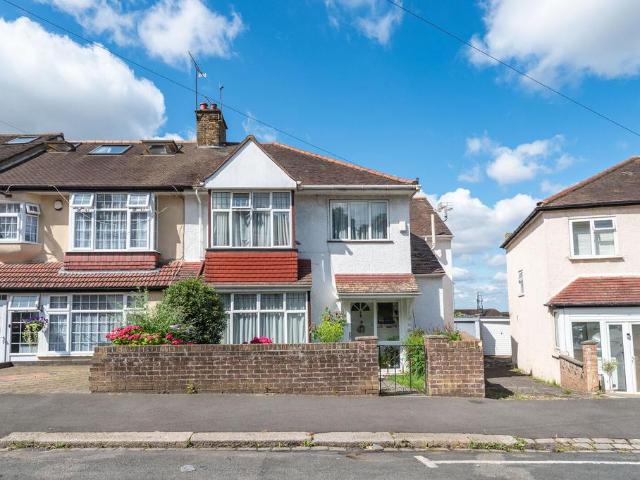 House for sale in London Borough of Croydon, Norbury