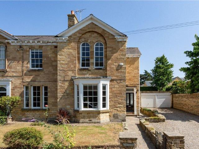 House for sale in Boston Spa, West Yorkshire