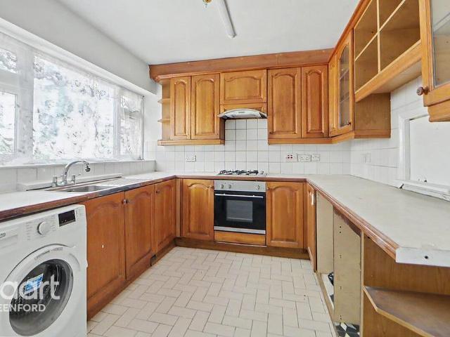 House for sale in London Borough of Ealing, Greenford