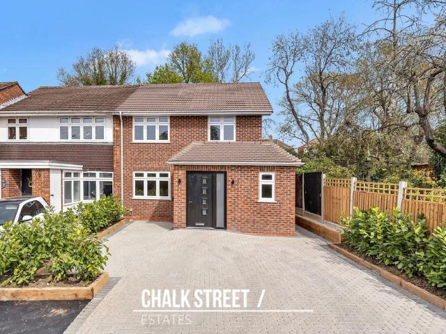 House for sale in Hornchurch, Greater London