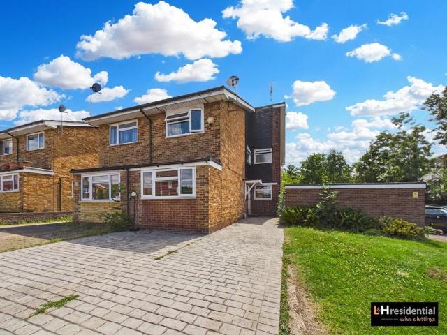House for sale in Elstree and Borehamwood, Borehamwood