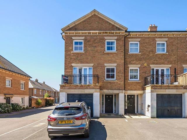 House for sale in Slade Green, Greater London