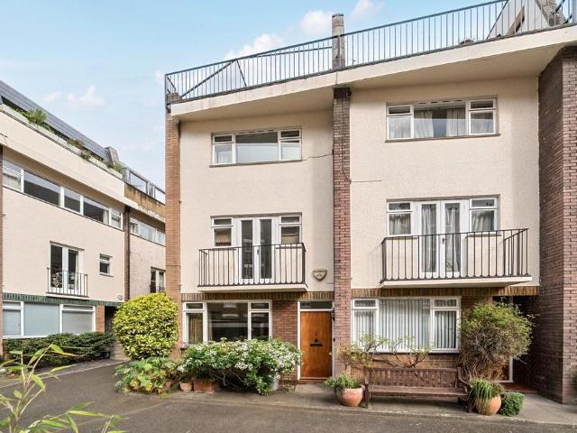 House for sale in Belgravia, Greater London