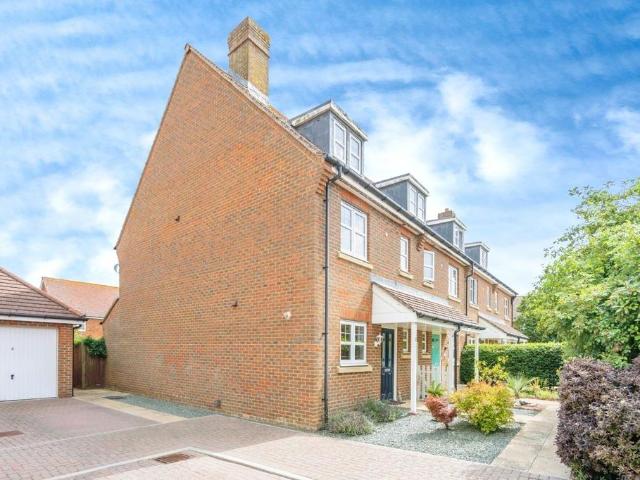 House for sale in Littlecote, West Sussex