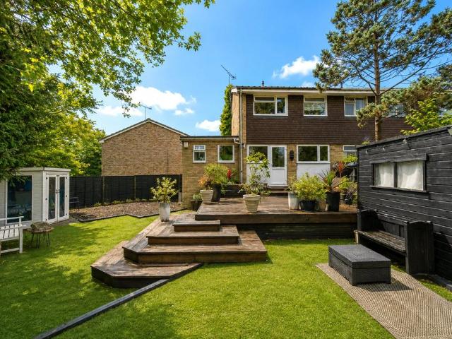 House for sale in Fole, Surrey