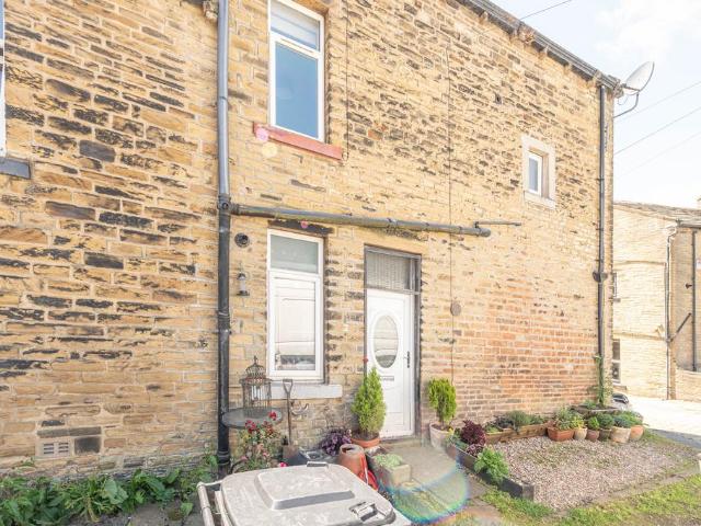 House for sale in Akroydon, Halifax