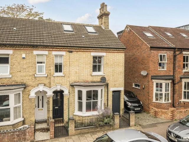 House for sale in Castle, Bedford