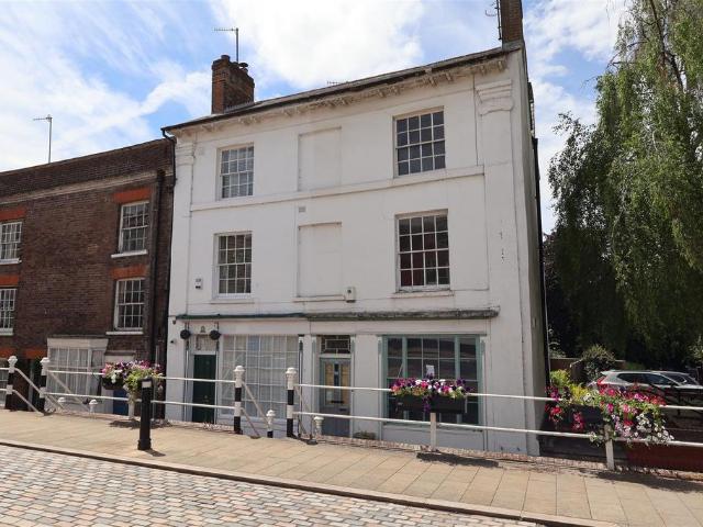 House for sale in Highfield, Pouchen End