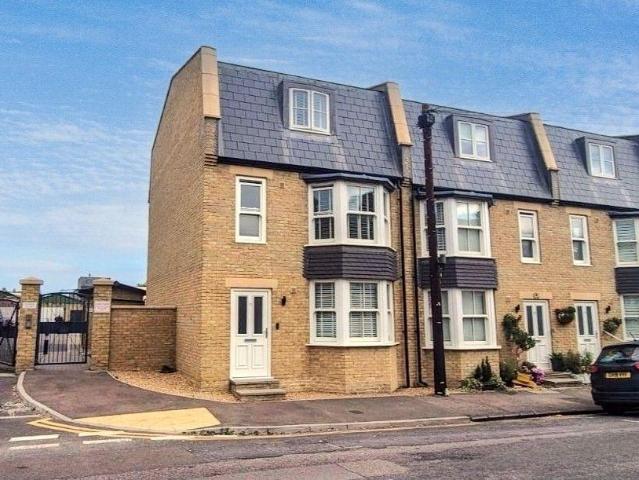 House for sale in Oxenden, The Bridge