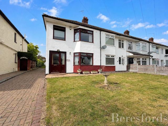 House for sale in Gidea Park, Greater London