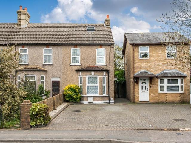 House for sale in Aveley, Essex