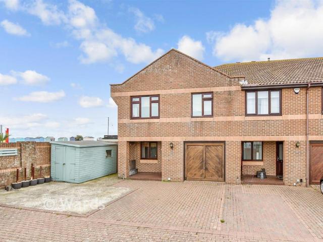 House for sale in Folkestone, Kent