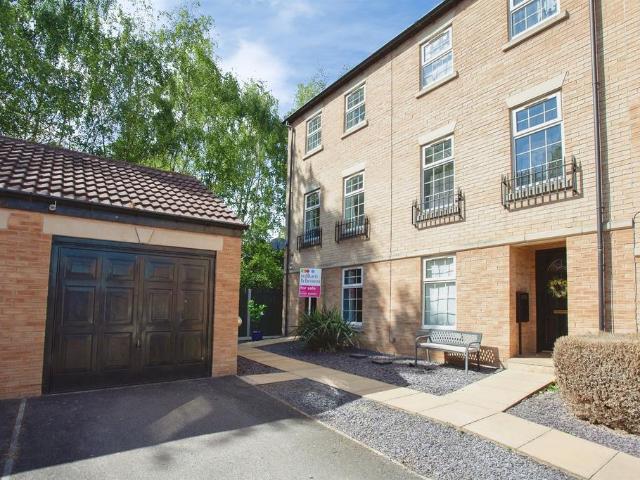 House for sale in Catcliffe, South Yorkshire