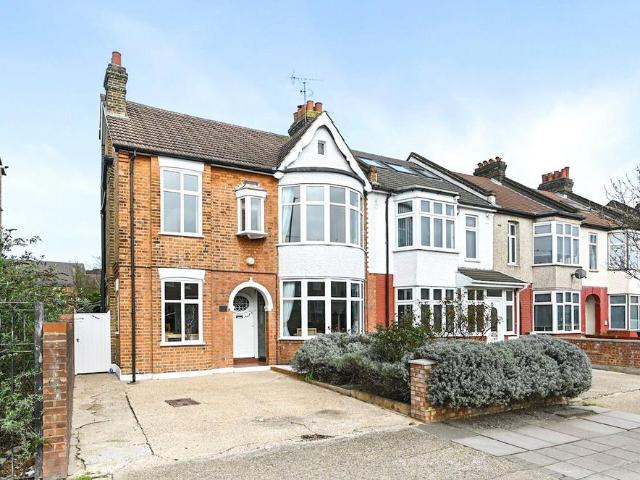 House for sale in Harlesden, Greater London