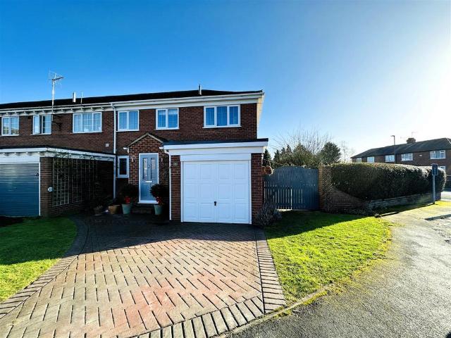 House for sale in Cawood, North Yorkshire
