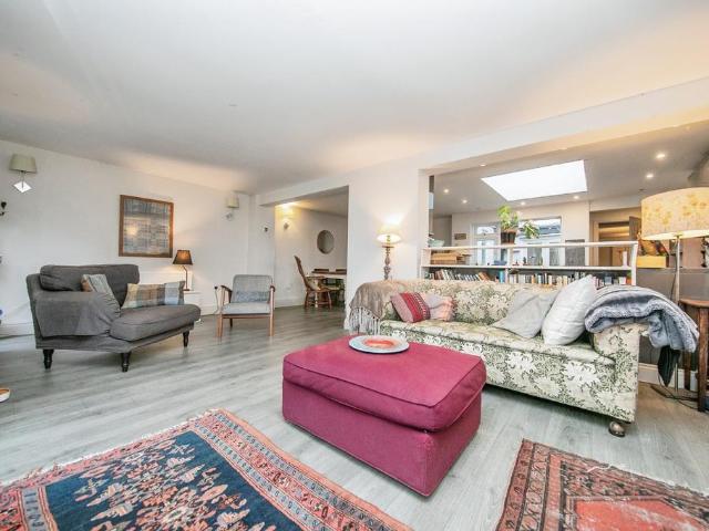 House for sale in Key Street, Suffolk