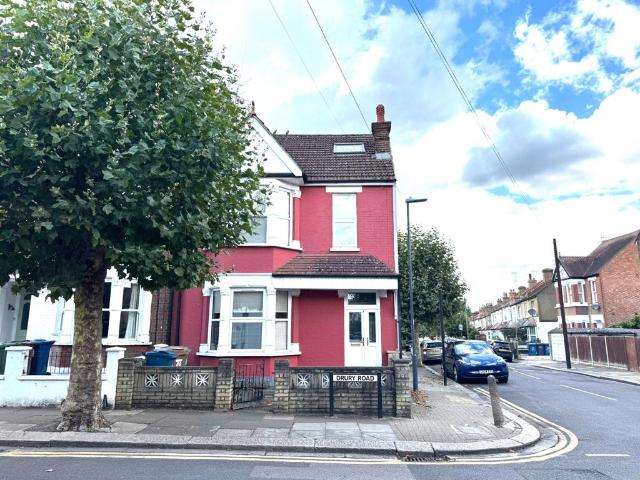 House for sale in Lane, Greater London