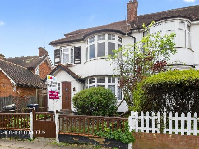 House for sale in North Finchley, Greater London