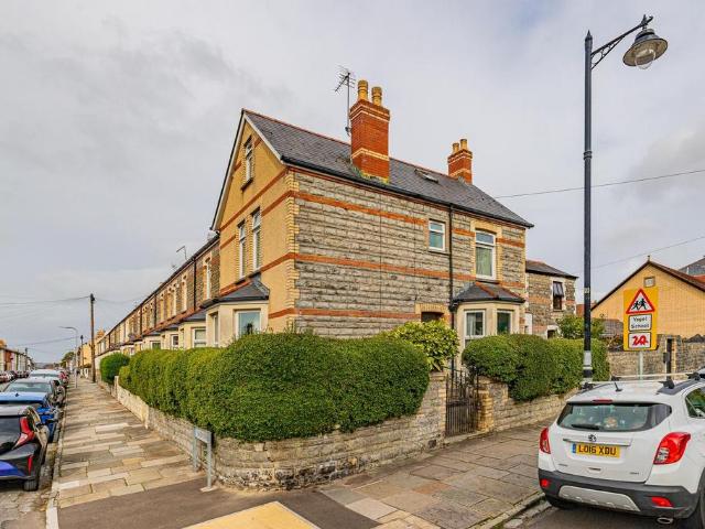 House for sale in Penarth Marina, Penarth