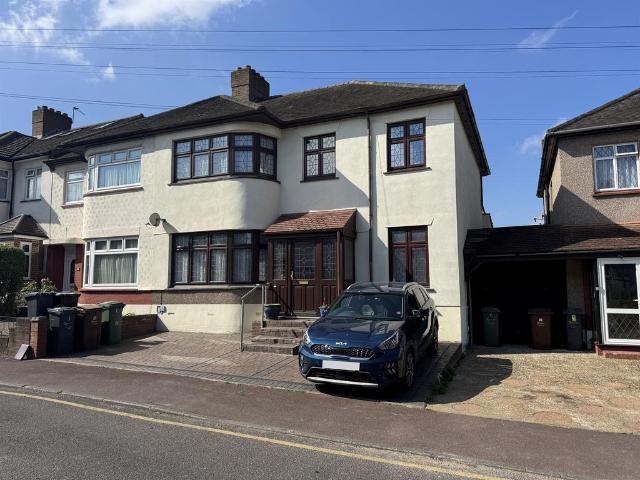 House for sale in Thames View, Greater London
