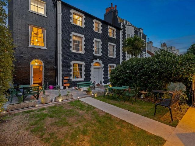 House for sale in Queen's Park, Brighton & Hove