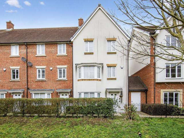 House for sale in Bushey