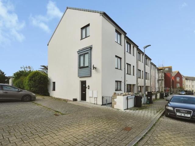 House for sale in Roseworthy, Cornwall