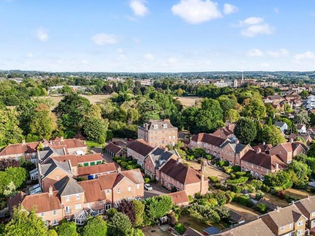 House for sale in New Town, Horsham