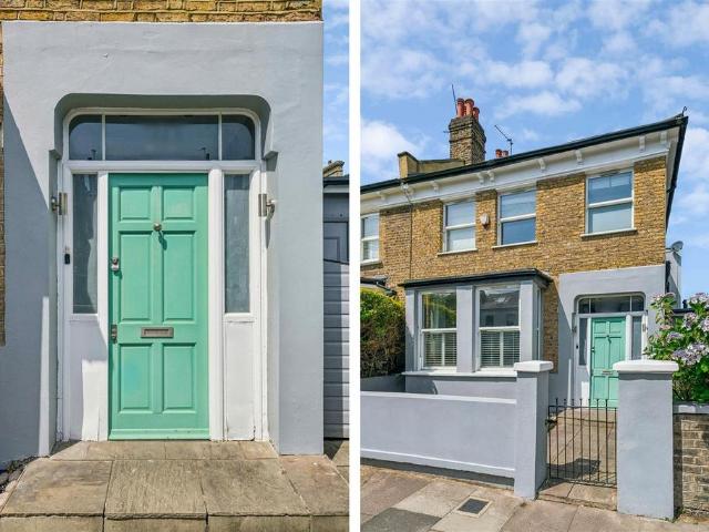 House for sale in London Borough of Hounslow, Strand