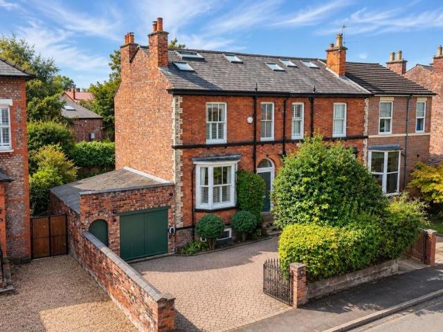 House for sale in Altrincham, Trafford