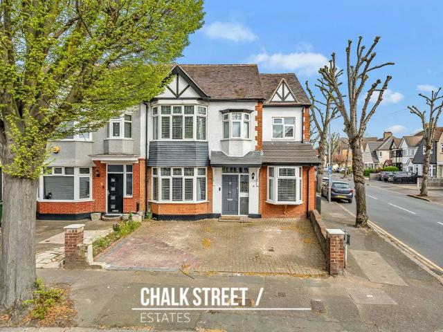 House for sale in Hornchurch, Greater London