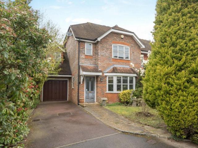 House for sale in Fole, Surrey