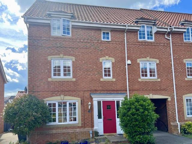 House for sale in Desborough