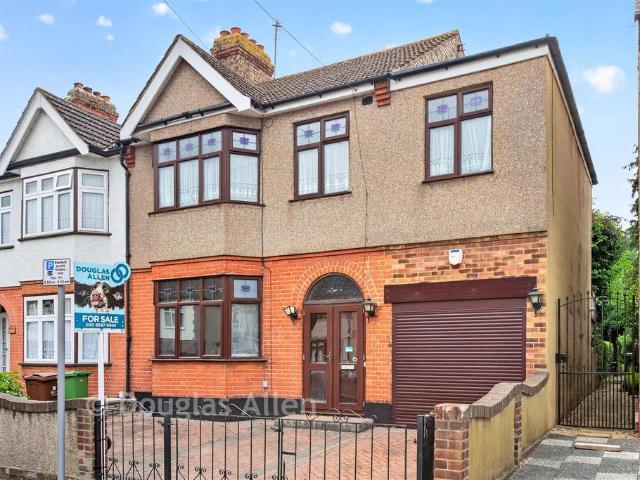 House for sale in Greater London