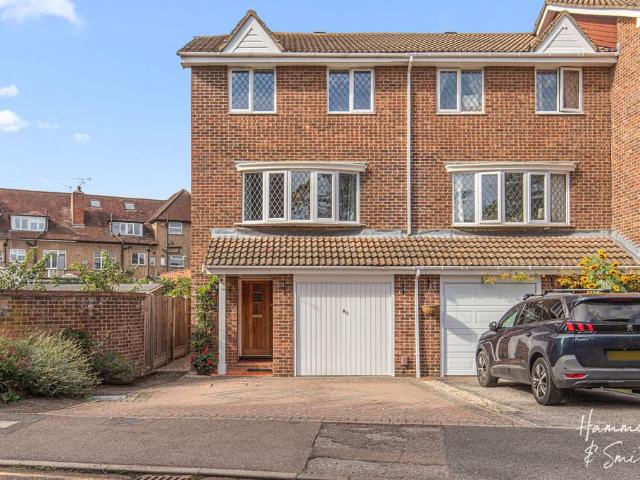 House for sale in Theydon Bois, Epping Forest