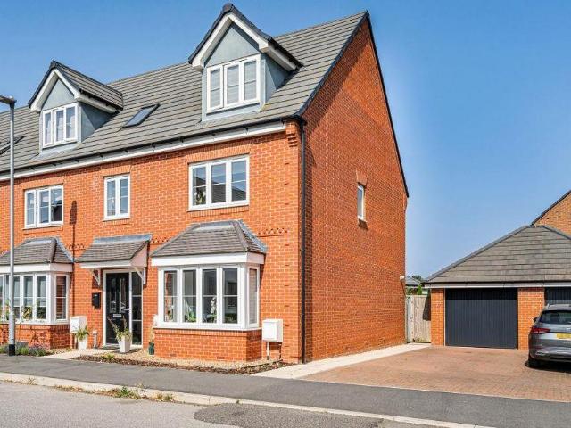 House for sale in Pemberton Park, Barway