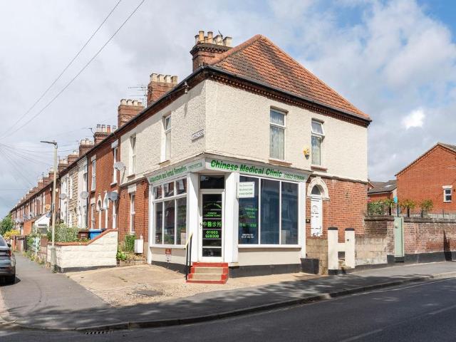 House for sale in New Catton, East Bank