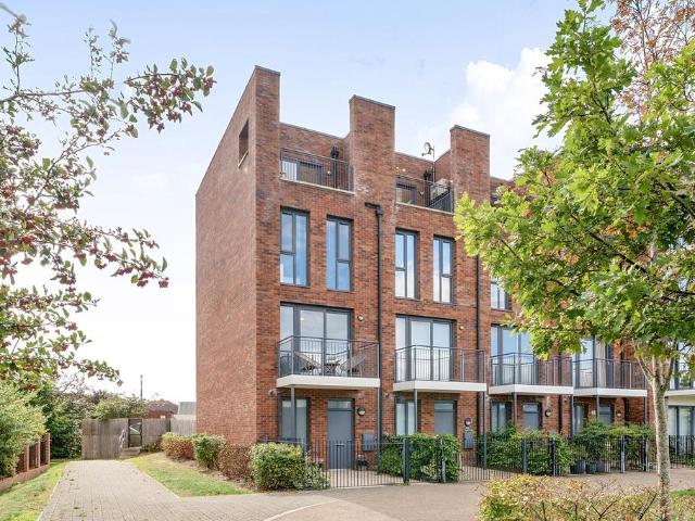 House for sale in Firepool, Taunton