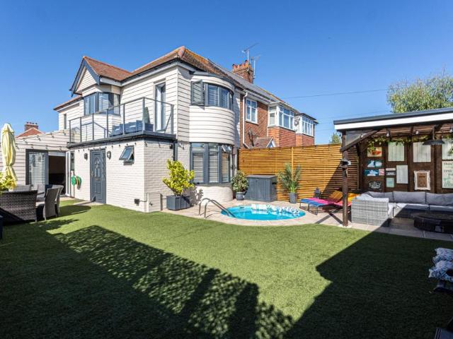 House for sale in Acol, Kent