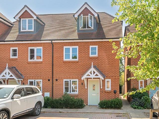 House for sale in Row Town, Surrey